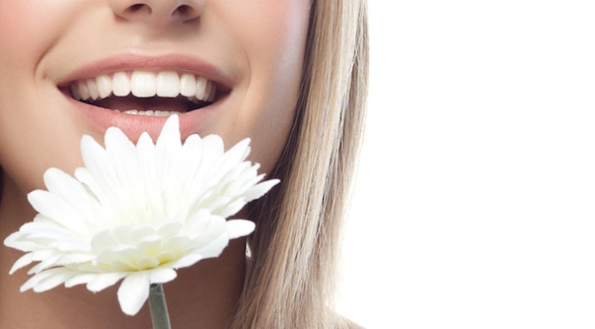 Diş beyazlatma nasıl yapılmalı? Zararları var mı?